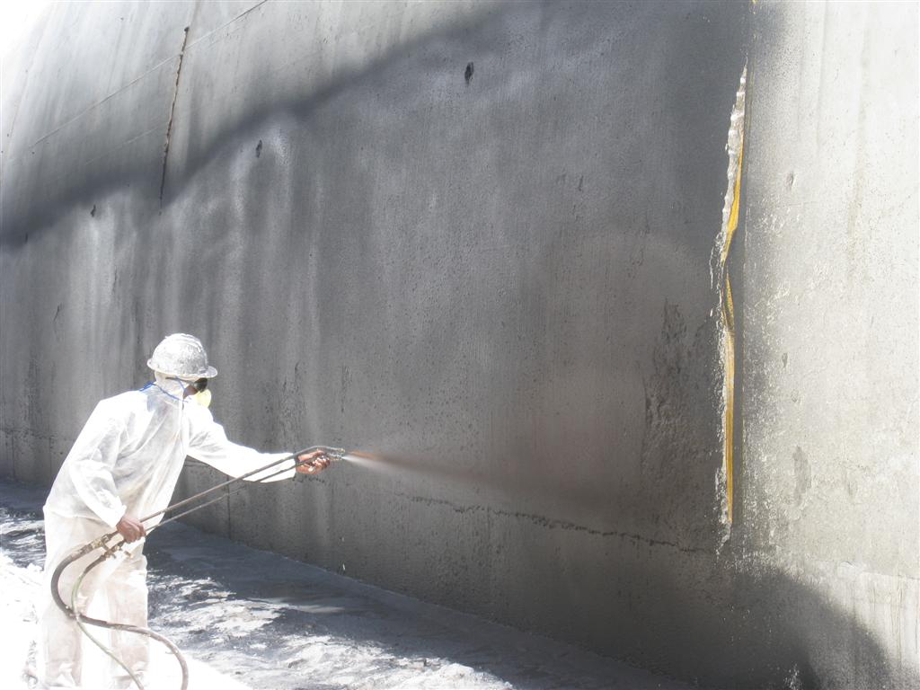 upload/events/1475674732_Applying_waterproofing_material_to_the_outside_of_a_tunnel.jpg